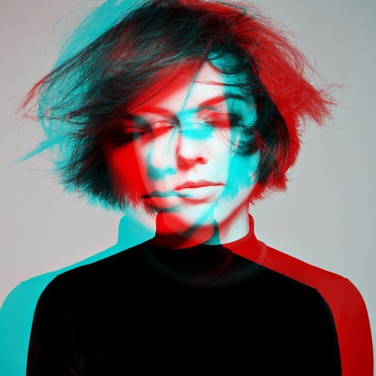 Retrato com efeito anaglifo vermelho e ciano